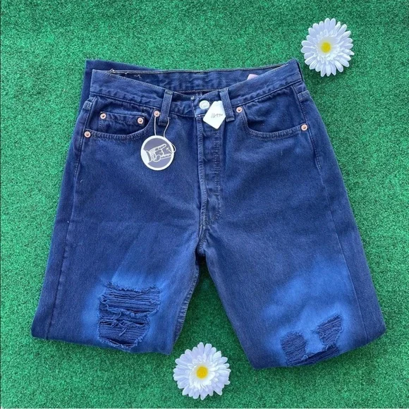 Reworked Vintage Leviโs - Picture 2 of 4